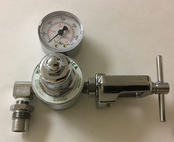 Western Medica Mixed Gas Regulator, 50 PSI, Yoke CGA 890