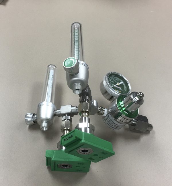 Dual Oxygen Flowmeter on (540) Large Cylinder Regulator with (2) 50 PSI Chemetron Quick Connects