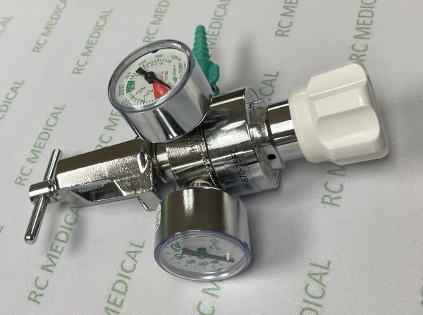 Western Medica Single Stage Regulator, 15 LPM, Swivel Yoke, Small Cylinder