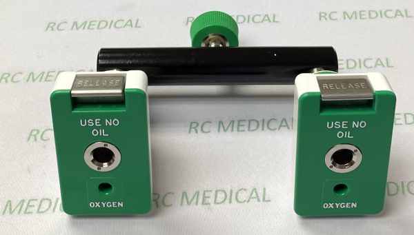 "T" Block with 2 Chemetron Couplers and DISS Handtight Inlet for Oxygen