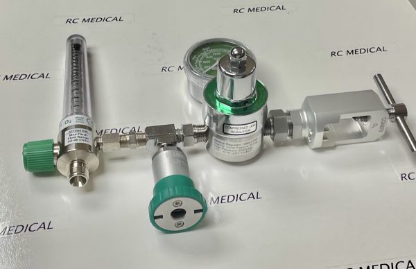 Oxygen Regulator with 15 LPM Flowmeter & 50 PSI Ohmeda Quick Connect, Small Cylinder