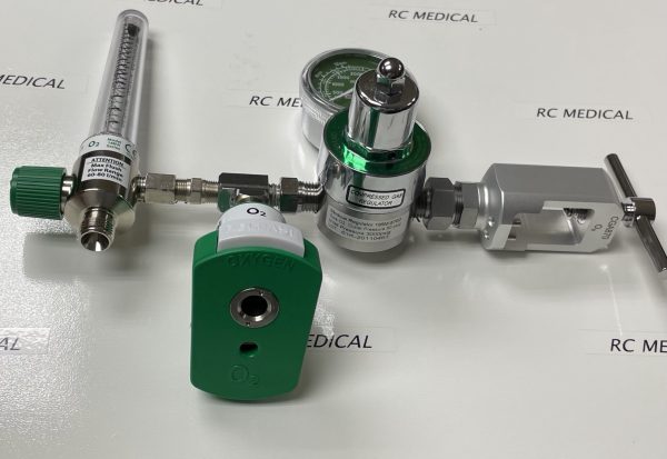 Oxygen Regulator with 15 LPM Flowmeter & 50 PSI Chemetron Quick Connect, Small Cylinder