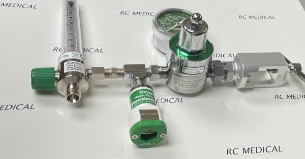 Oxygen Regulator with 15 LPM Flowmeter & 50 PSI Puritan Quick Connect, Small Cylinder