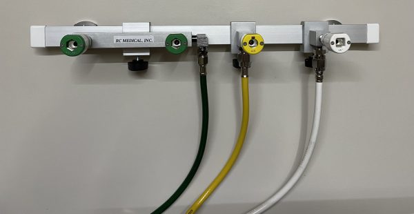 Eastern Rail Outlet Expansion for Oxygen, AIR, and Vacuum with Puritan Bennett Wall Adapter